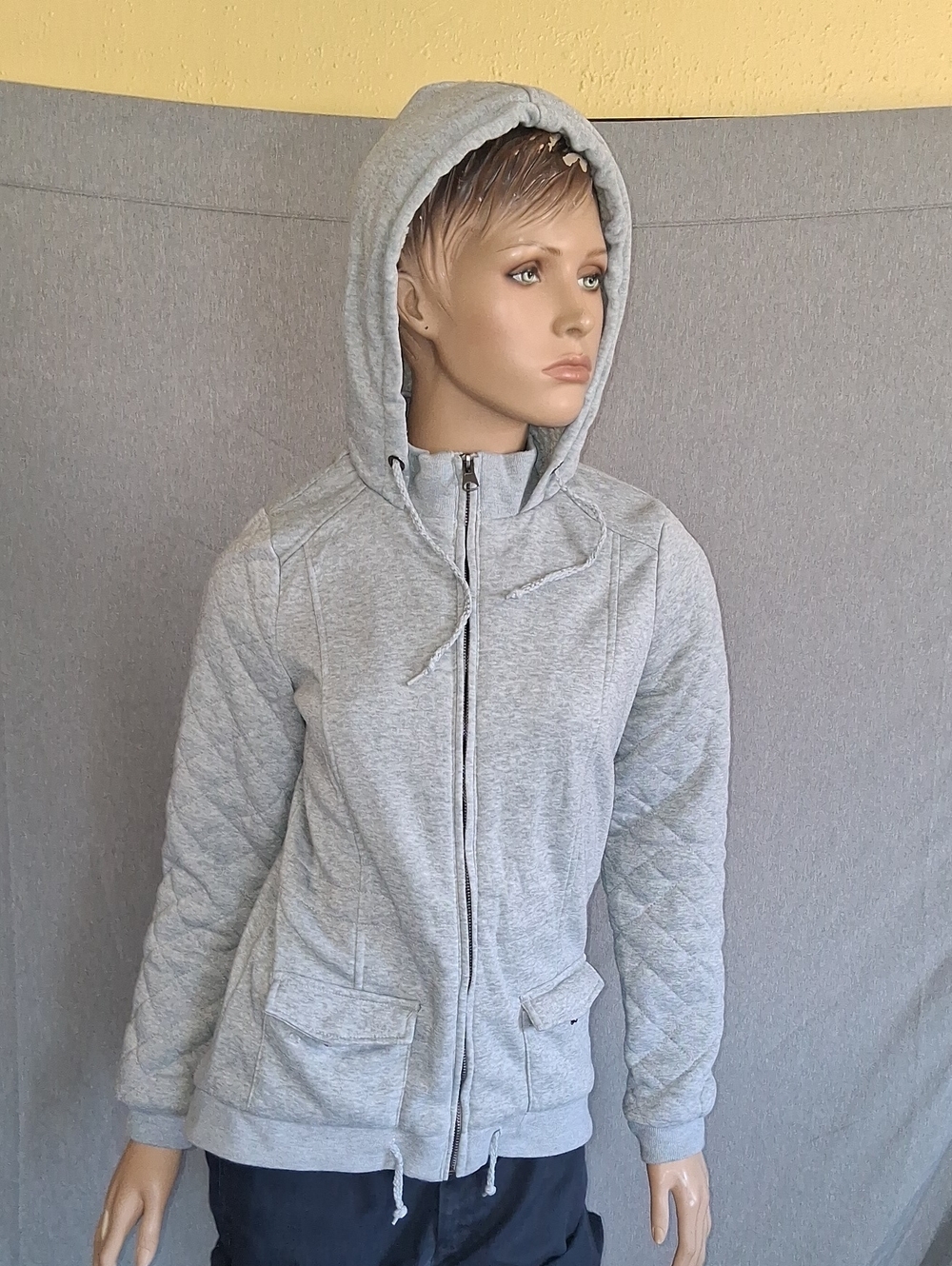 paper tee Heather Gray Crewneck Top